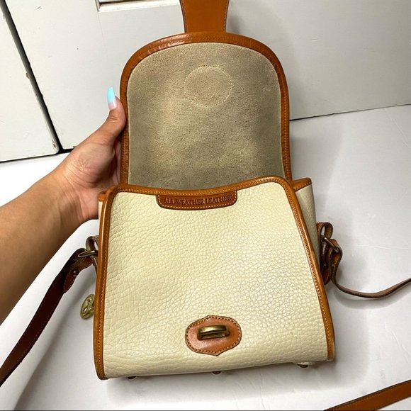 Dooney & Bourke Vintage 80s Essex Saddle Ivory Tan Pebble Leather Cross Body Bag - Picture 14 of 16